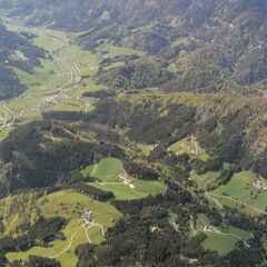 Flugwegposition um 13:27:53: Aufgenommen in der Nähe von Lunz am See, Österreich in 2066 Meter