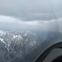 Verortung via Georeferenzierung der Kamera: Aufgenommen in der Nähe von Gemeinde Zirl, Zirl, Österreich in 2100 Meter