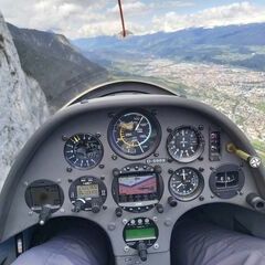Flugwegposition um 12:57:14: Aufgenommen in der Nähe von Innsbruck, Österreich in 1451 Meter