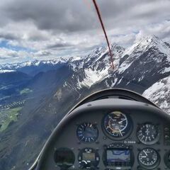 Flugwegposition um 13:12:57: Aufgenommen in der Nähe von Gemeinde Telfs, Telfs, Österreich in 2374 Meter