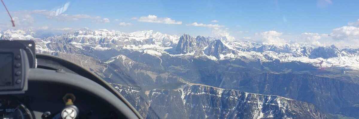 Flugwegposition um 14:51:16: Aufgenommen in der Nähe von 39040 Villnöß, Südtirol, Italien in 3056 Meter