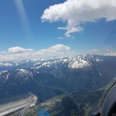 Flugwegposition um 12:00:32: Aufgenommen in der Nähe von Gemeinde Irschen, Österreich in 2760 Meter
