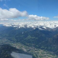 Flugwegposition um 12:03:23: Aufgenommen in der Nähe von Gemeinde Weißensee, Österreich in 2868 Meter
