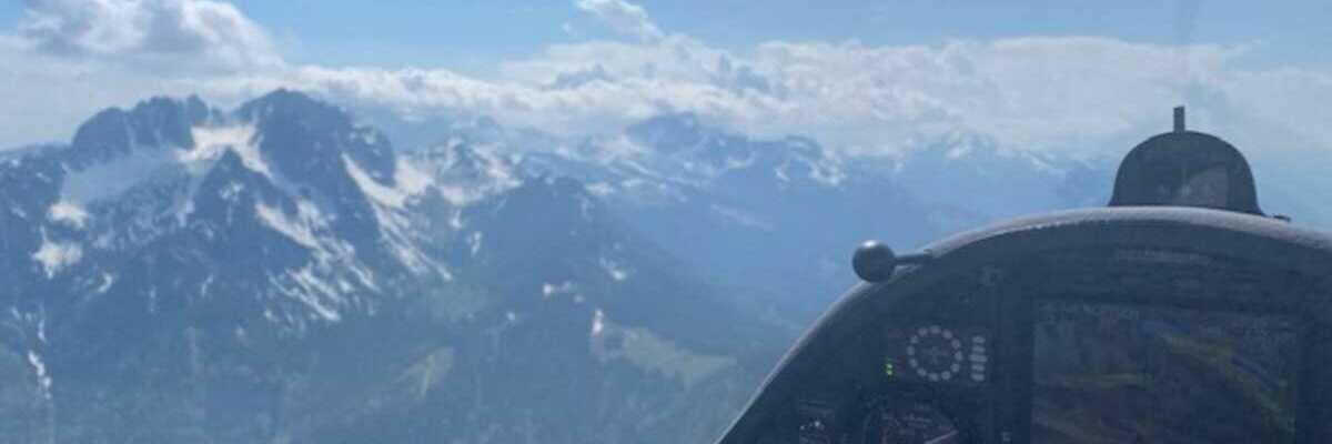 Flugwegposition um 13:29:27: Aufgenommen in der Nähe von Gemeinde Hermagor-Pressegger See, Österreich in 1946 Meter
