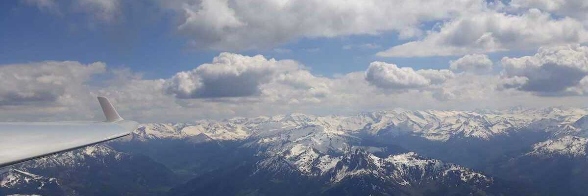Flugwegposition um 13:11:28: Aufgenommen in der Nähe von Gemeinde Goldegg, Goldegg, Österreich in 3063 Meter