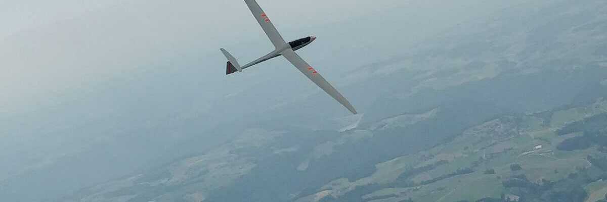 Flugwegposition um 13:49:08: Aufgenommen in der Nähe von Gemeinde St. Martin im Mühlkreis, Österreich in 1765 Meter