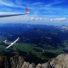 Flugwegposition um 13:43:56: Aufgenommen in der Nähe von Mitterberg-Sankt Martin, Österreich in 2582 Meter