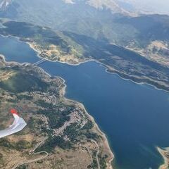 Flugwegposition um 14:42:36: Aufgenommen in der Nähe von 67013 Campotosto, L’Aquila, Italien in 2727 Meter