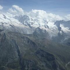 Verortung via Georeferenzierung der Kamera: Aufgenommen in der Nähe von Visp, Schweiz in 4000 Meter