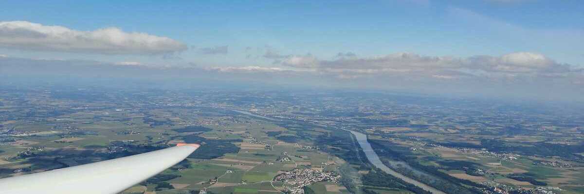 Flugwegposition um 13:03:44: Aufgenommen in der Nähe von Passau, Deutschland in 1396 Meter