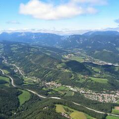 Flugwegposition um 11:30:20: Aufgenommen in der Nähe von Gemeinde Raach am Hochgebirge, 2640, Österreich in 1458 Meter