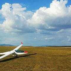 Flugwegposition um 13:37:54: Aufgenommen in der Nähe von Wiener Neustadt, Österreich in 224 Meter