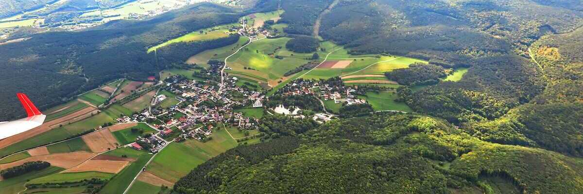 Flugwegposition um 12:05:08: Aufgenommen in der Nähe von Gemeinde Hernstein, 2560, Österreich in 1282 Meter