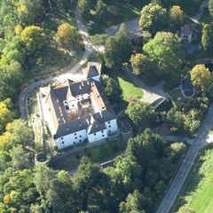 Flugwegposition um 13:31:28: Aufgenommen in der Nähe von Gemeinde Bürg-Vöstenhof, 2630, Österreich in 910 Meter