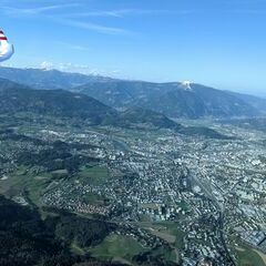 Flugwegposition um 15:33:07: Aufgenommen in der Nähe von Villach, Österreich in 1592 Meter