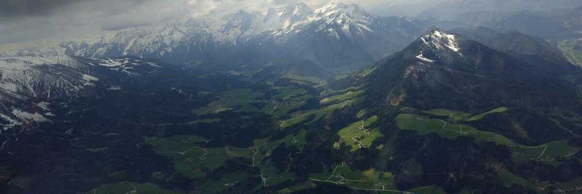 Flugwegposition um 12:55:46: Aufgenommen in der Nähe von Gemeinde Roßleithen, 4575, Österreich in 2240 Meter