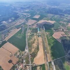 Flugwegposition um 10:17:33: Aufgenommen in der Nähe von Okres Příbram, Tschechien in 1629 Meter