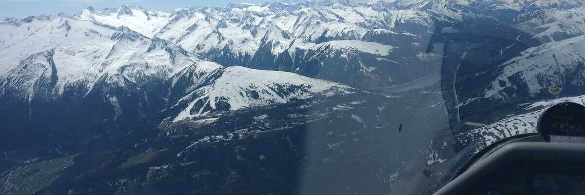 Flugwegposition um 11:58:35: Aufgenommen in der Nähe von Gemeinde Wald im Pinzgau, 5742 Wald im Pinzgau, Österreich in 2757 Meter