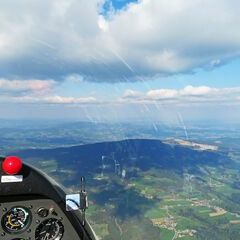 Flugwegposition um 15:09:00: Aufgenommen in der Nähe von Gemeinde Thannhausen, 8160, Österreich in 2067 Meter