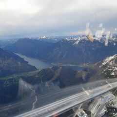 Flugwegposition um 15:46:22: Aufgenommen in der Nähe von Gemeinde Stans, Österreich in 2417 Meter
