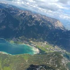 Flugwegposition um 12:42:43: Aufgenommen in der Nähe von Gemeinde Eben am Achensee, Österreich in 2365 Meter