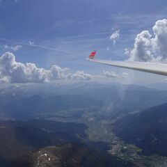 Flugwegposition um 12:38:58: Aufgenommen in der Nähe von 39032 Sand in Taufers, Autonome Provinz Bozen - Südtirol, Italien in 3335 Meter