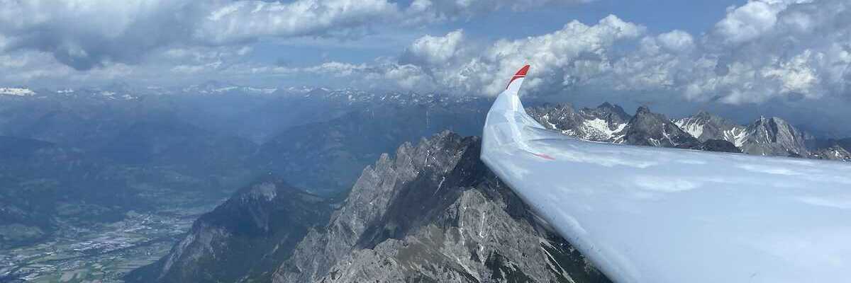 Flugwegposition um 12:34:57: Aufgenommen in der Nähe von Gemeinde Assling, Österreich in 2996 Meter