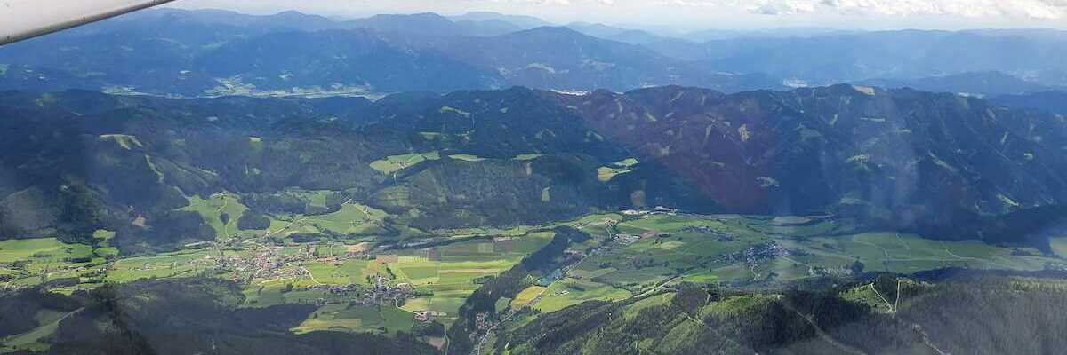 Flugwegposition um 12:00:38: Aufgenommen in der Nähe von Gemeinde Turnau, Österreich in 2408 Meter
