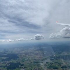 Flugwegposition um 13:03:59: Aufgenommen in der Nähe von Cham, Deutschland in 2070 Meter
