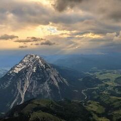 Verortung via Georeferenzierung der Kamera: Aufgenommen in der Nähe von Stainach-Pürgg, Österreich in 2400 Meter