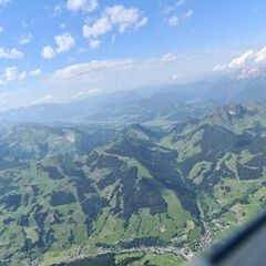 Flugwegposition um 13:47:44: Aufgenommen in der Nähe von Gemeinde Saalbach-Hinterglemm, Österreich in 2871 Meter