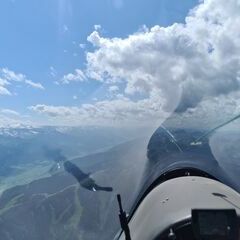 Flugwegposition um 13:32:20: Aufgenommen in der Nähe von Gemeinde Zell am See, 5700 Zell am See, Österreich in 2642 Meter
