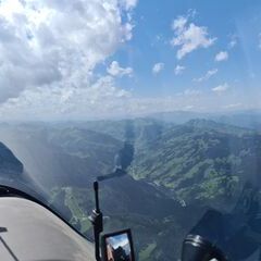 Flugwegposition um 13:32:14: Aufgenommen in der Nähe von Gemeinde Zell am See, 5700 Zell am See, Österreich in 2645 Meter