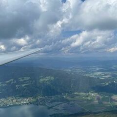 Flugwegposition um 13:31:43: Aufgenommen in der Nähe von Gemeinde Velden am Wörther See, Österreich in 1829 Meter