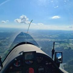 Flugwegposition um 15:34:07: Aufgenommen in der Nähe von Gemeinde St. Martin im Mühlkreis, Österreich in 1264 Meter