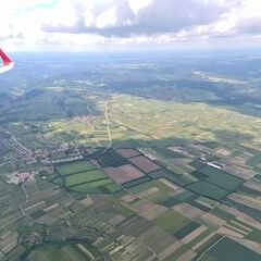 Flugwegposition um 13:34:44: Aufgenommen in der Nähe von Gemeinde Rohrendorf bei Krems, Österreich in 1517 Meter