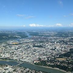 Flugwegposition um 16:27:20: Aufgenommen in der Nähe von Linz, Österreich in 949 Meter
