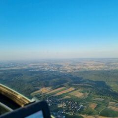 Flugwegposition um 18:02:00: Aufgenommen in der Nähe von Gemeinde Hernstein, 2560, Österreich in 988 Meter