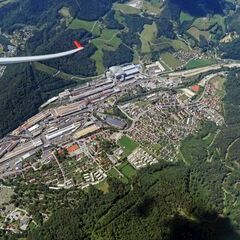 Flugwegposition um 10:04:27: Aufgenommen in der Nähe von Kapfenberg, Österreich in 1677 Meter