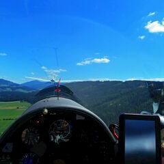 Flugwegposition um 10:30:29: Aufgenommen in der Nähe von Gemeinde Mariapfarr, Österreich in 1082 Meter