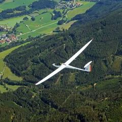 Flugwegposition um 12:01:05: Aufgenommen in der Nähe von Hafning bei Trofaiach, Österreich in 2376 Meter