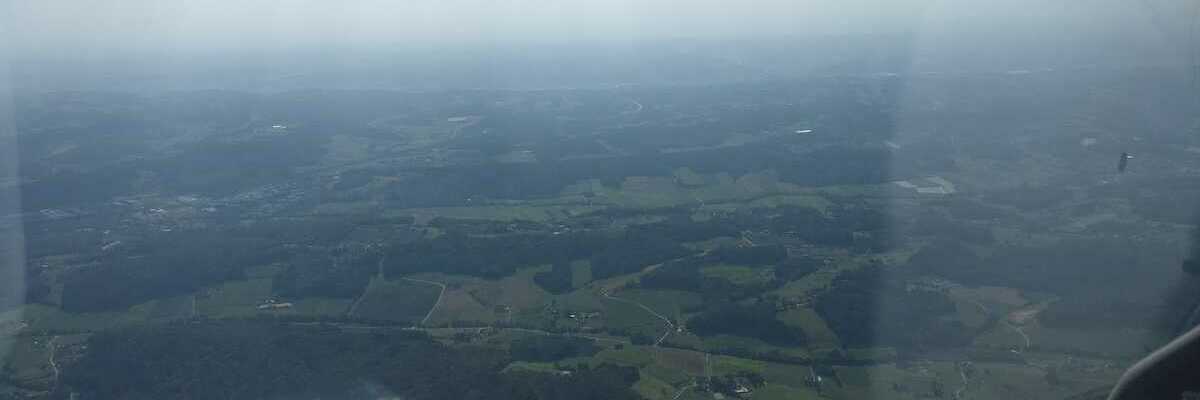 Flugwegposition um 13:38:19: Aufgenommen in der Nähe von Gemeinde Gersdorf an der Feistritz, Österreich in 1242 Meter