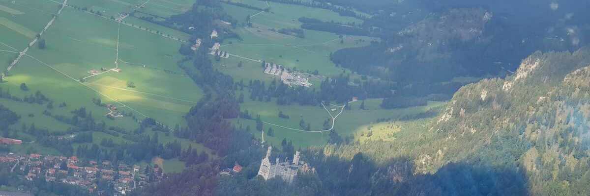 Flugwegposition um 13:25:28: Aufgenommen in der Nähe von Ostallgäu, Deutschland in 1498 Meter