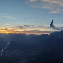 Flugwegposition um 14:58:24: Aufgenommen in der Nähe von Gemeinde Navis, Navis, Österreich in 2798 Meter