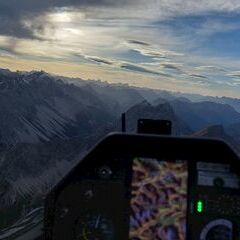 Flugwegposition um 14:38:16: Aufgenommen in der Nähe von Gemeinde Tarrenz, 6464 Tarrenz, Österreich in 2634 Meter