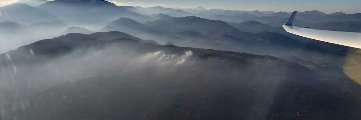 Flugwegposition um 14:07:09: Aufgenommen in der Nähe von Gemeinde Hohe Wand, Österreich in 1464 Meter