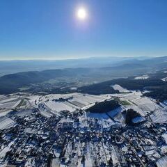 Flugwegposition um 11:30:08: Aufgenommen in der Nähe von Gemeinde Markt Piesting, Österreich in 980 Meter