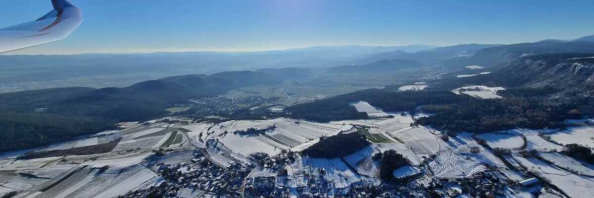 Flugwegposition um 11:30:08: Aufgenommen in der Nähe von Gemeinde Markt Piesting, Österreich in 980 Meter