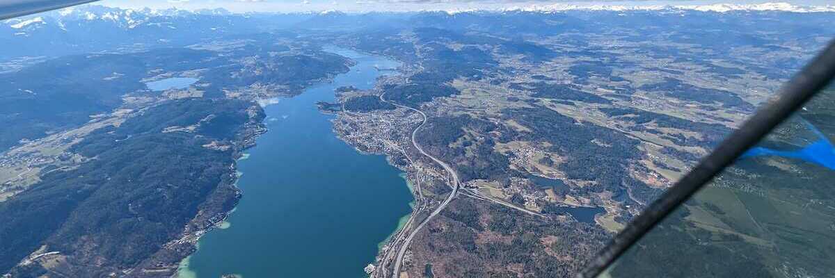 Flugwegposition um 12:24:52: Aufgenommen in der Nähe von Klagenfurt am Wörthersee, Österreich in 1956 Meter