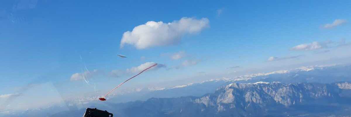 Flugwegposition um 15:33:50: Aufgenommen in der Nähe von 33018 Tarvis, Udine, Italien in 2696 Meter